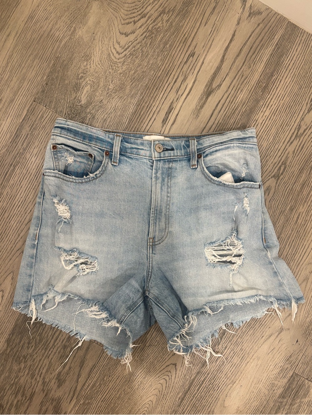 Abercrombie Curve Love High Rise 4" Denim Shorts 29 / 8 Distressed